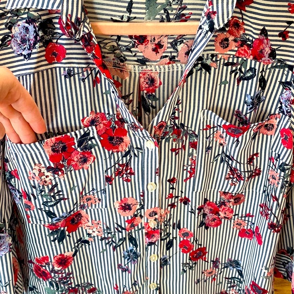 Floral Button-Up Blouse - Small - Picture 3 of 7